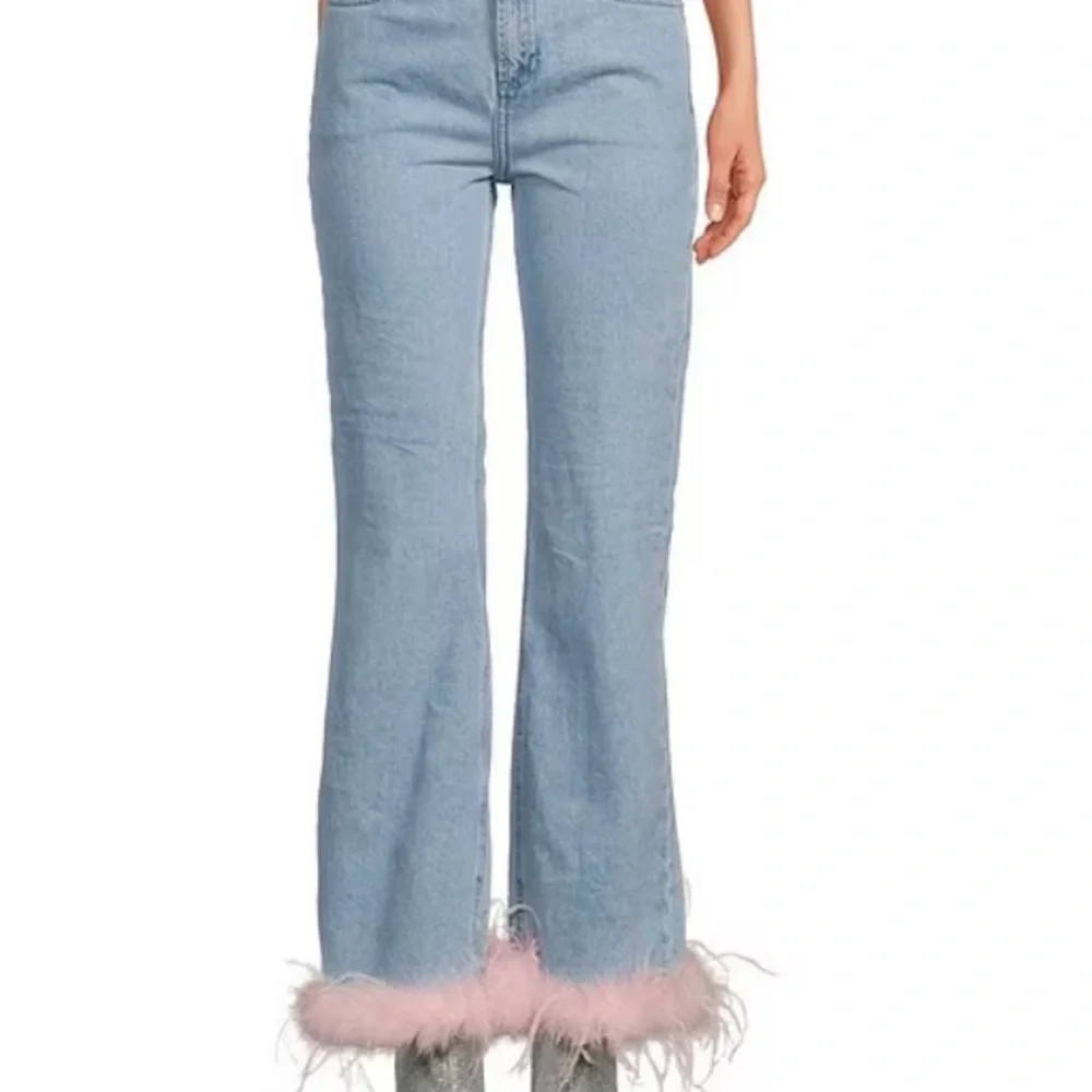 NWT Gianni Bini x Nastia Liukin Anna Feather Straight Leg Detail Jeans. Size 30 - Picture 1 of 2